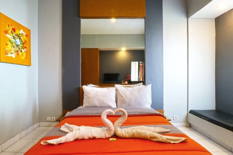 Melati Room | Desk, free WiFi