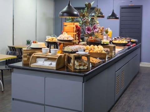 Daily buffet breakfast for a fee