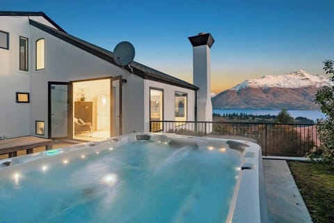 Twight light Hot Tub views 
