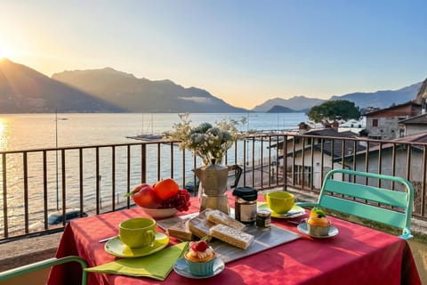 Family Studio, Balcony, Mountain View (Residenza Menaggio - Mimosa) | Outdoor dining