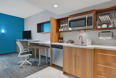 Suite, 1 Bedroom, Non Smoking | Private kitchen | Full-size fridge, microwave, dishwasher, coffee/tea maker