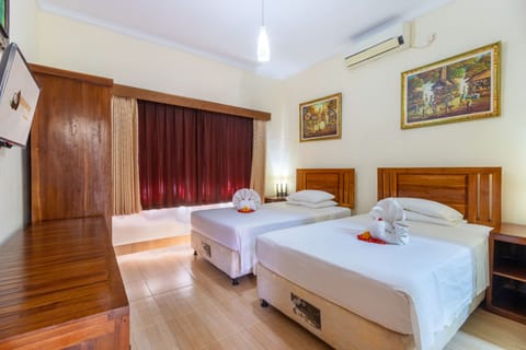 1 bedroom, in-room safe, desk, free cribs/infant beds