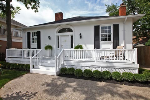 The White House Vacation Rental in Old Town Niagara-on-the-Lake