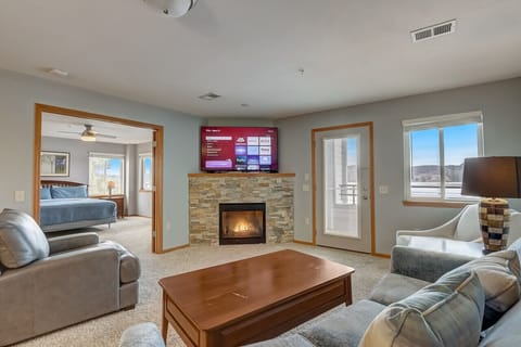 Family Room w/ Gas Fireplace