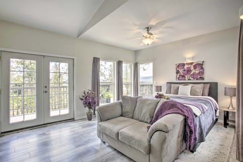 Nine Mile Falls Vacation Rental | 1BR | 1BA | 700 Sq Ft | Stairs Required
