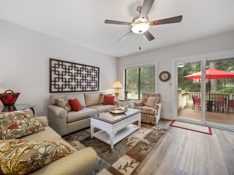 Spacious Living Room with Flat Screen TV & Sleep Sofa