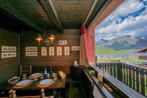 Family Apartment, 1 Bedroom, Fireplace, Mountainside (Arianna) | Outdoor dining