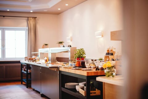 Daily buffet breakfast for a fee