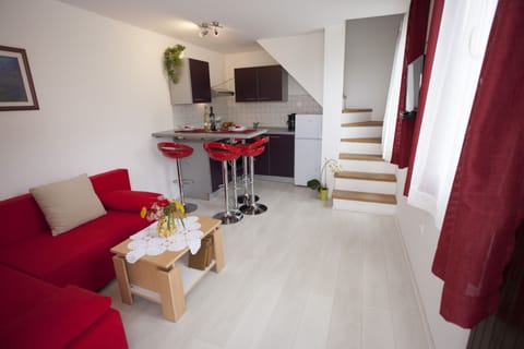 Apartment, 1 Bedroom, Smoking, Terrace | Interior