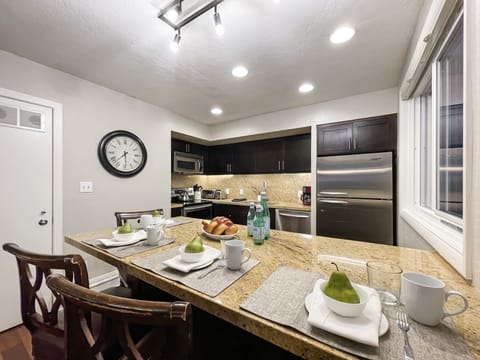 3 additional spots to sit down for a meal or a quick snack at the kitchen island