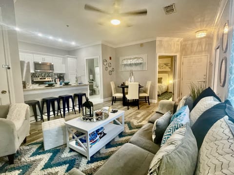 Living room dinning room/ kitchen