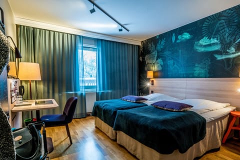 Double or Twin Room | In-room safe, desk, blackout drapes, iron/ironing board