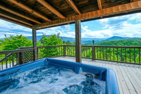 Pigeon Forge Cabin with a view "Secluded Summit" Hot tub with panoramic mountain view