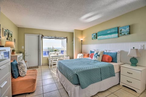 Daytona Beach Vacation Rental: Studio | Beachfront | 345 Sq Ft