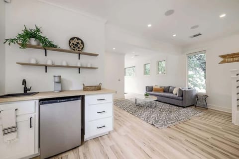 The second floor also features a mini bar, Bedroom 5, a Queen sleeper sofa, and a small workout area.