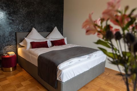 Double Room | Desk, free WiFi