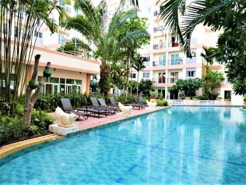 Apartment | Pool | Outdoor pool