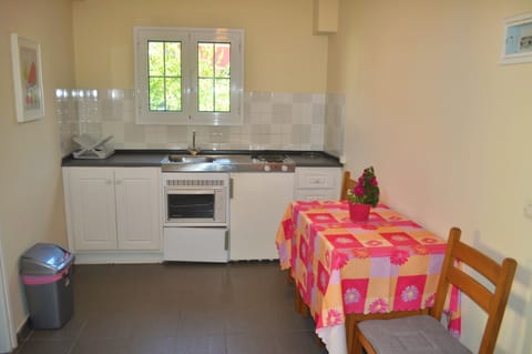 Apartment, 2 Bedrooms, Smoking, Balcony | Dining