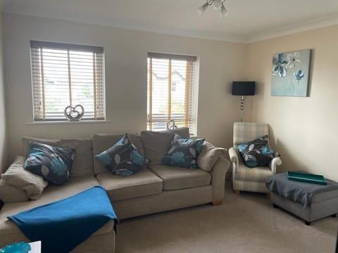 Apartment, 2 Bedrooms | Living area | TV