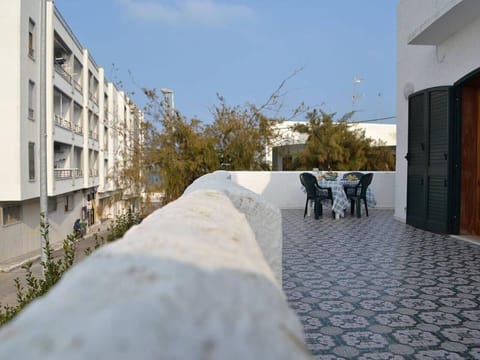 Apartment, 2 Bedrooms, Smoking, Balcony | Outdoor dining