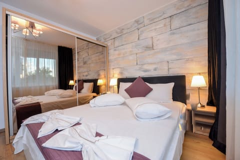 Apartment, 2 Bedrooms, Smoking, Balcony | 3 bedrooms