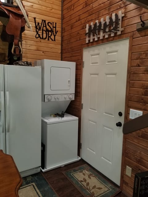 washer, dryer n fridge 