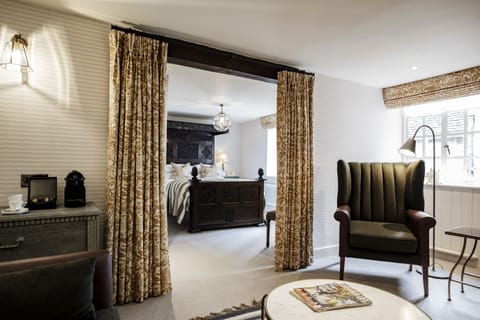 Deluxe Double Room | Premium bedding, in-room safe, desk, iron/ironing board