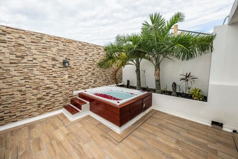 Condo, 3 Bedrooms, Smoking, Balcony | Terrace/patio