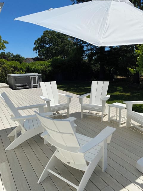 Beautiful new Timbertech deck and new outdoor furniture 