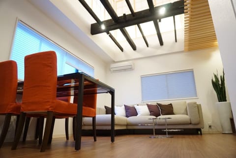 2nd floor living room