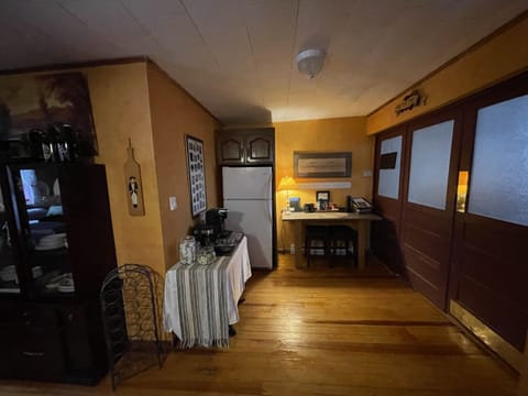 ENJOY THE FULLY STOCKED COFFEE / EXPRESSO STATION