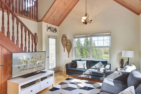`The house is perfectly located between the center of Mont Tremblant and the pedestrian village. The host is very friendly and extremely helpful. We spent an amazing family holiday and enjoyed every single day.`