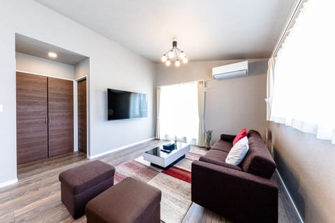 Private Vacation Home | Living room | Flat-screen TV, Netflix, streaming services