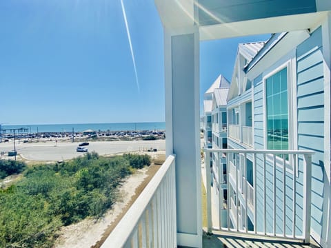 Condo, 2 Bedrooms, Balcony, Beach View (1.5 Bathrooms - 419) | Balcony view