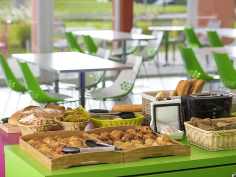 Daily buffet breakfast for a fee