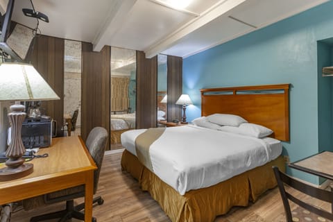 Standard Room, 1 King Bed, Smoking | Pillowtop beds, desk, iron/ironing board, free WiFi