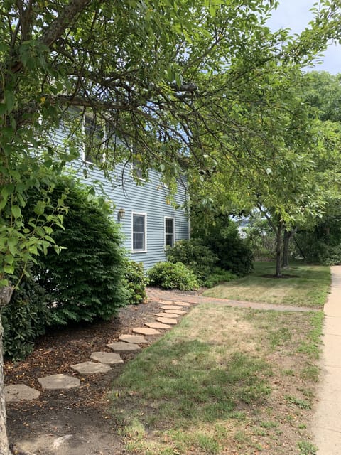 Entry to the building