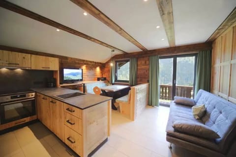 Apartment (lärche) | Living area | Flat-screen TV