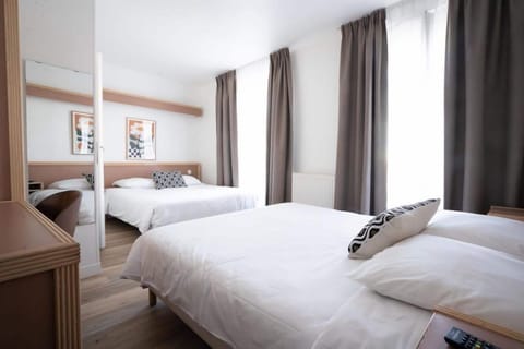 Premium bedding, in-room safe, soundproofing, free WiFi