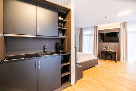 Espresso maker, coffee/tea maker, electric kettle