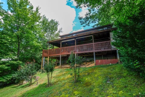 Pigeon Forge Cabin "Mountain Magic"