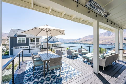 Gorgeous Lake Views from Deck