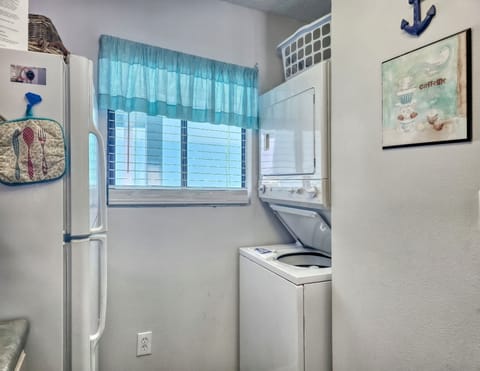 Romar Beach, 2 bedroom 2 bathroom, sleeps 7. Managed by Island Rentals