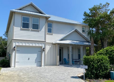 2020 New Construction, parking for 4 cars.