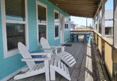 Enjoy eating outside or relaxing with a cocktail listening to the waves 