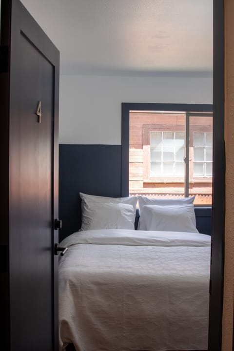 Room 4 | Premium bedding, pillowtop beds, free WiFi, bed sheets