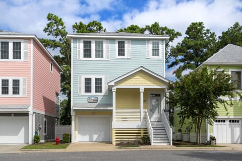 BB39: Bay Breeze | Front Exterior