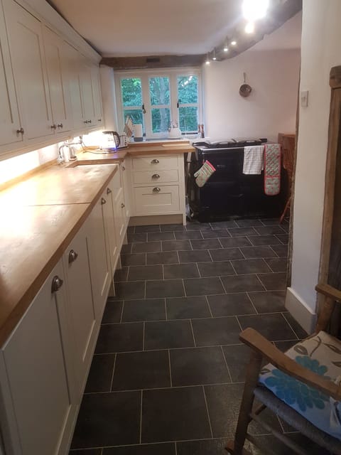 Fully fitted kitchen with Rayburn