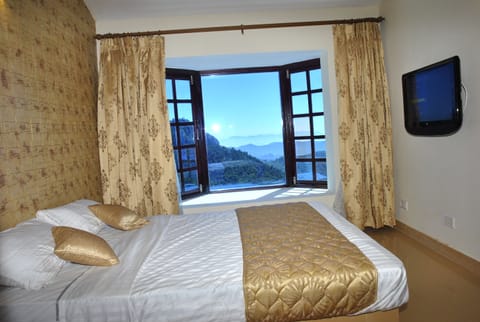 Deluxe Room, 2 Double Beds | Egyptian cotton sheets, premium bedding, in-room safe, desk