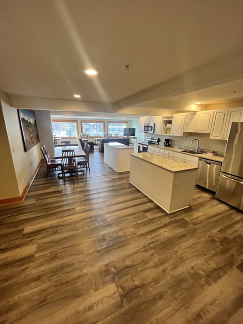 BH 5 Open Living area